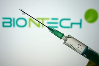 Impfstoff: Der Hersteller Biontech will die Zulassung seines Covid-19-Impfstoffs beantragen. (Symbolbild)