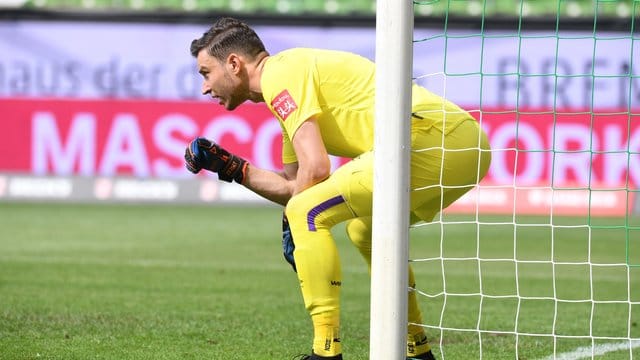 Soll das Tor der Tschechen hüten: Jiri Pavlenka darf als einziger Spieler von Werder Bremen ein Länderspiel bestreiten. Soll das Tor der Tschechen hüten: Jiri Pavlenka darf als einziger Spieler von Werder Bremen ein Länderspiel bestreiten.