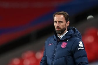 Stellt sich darauf ein, eventuell mit den Three Lions gegen Island in Deutschland anzutreten: Englands Trainer Gareth Southgate.
