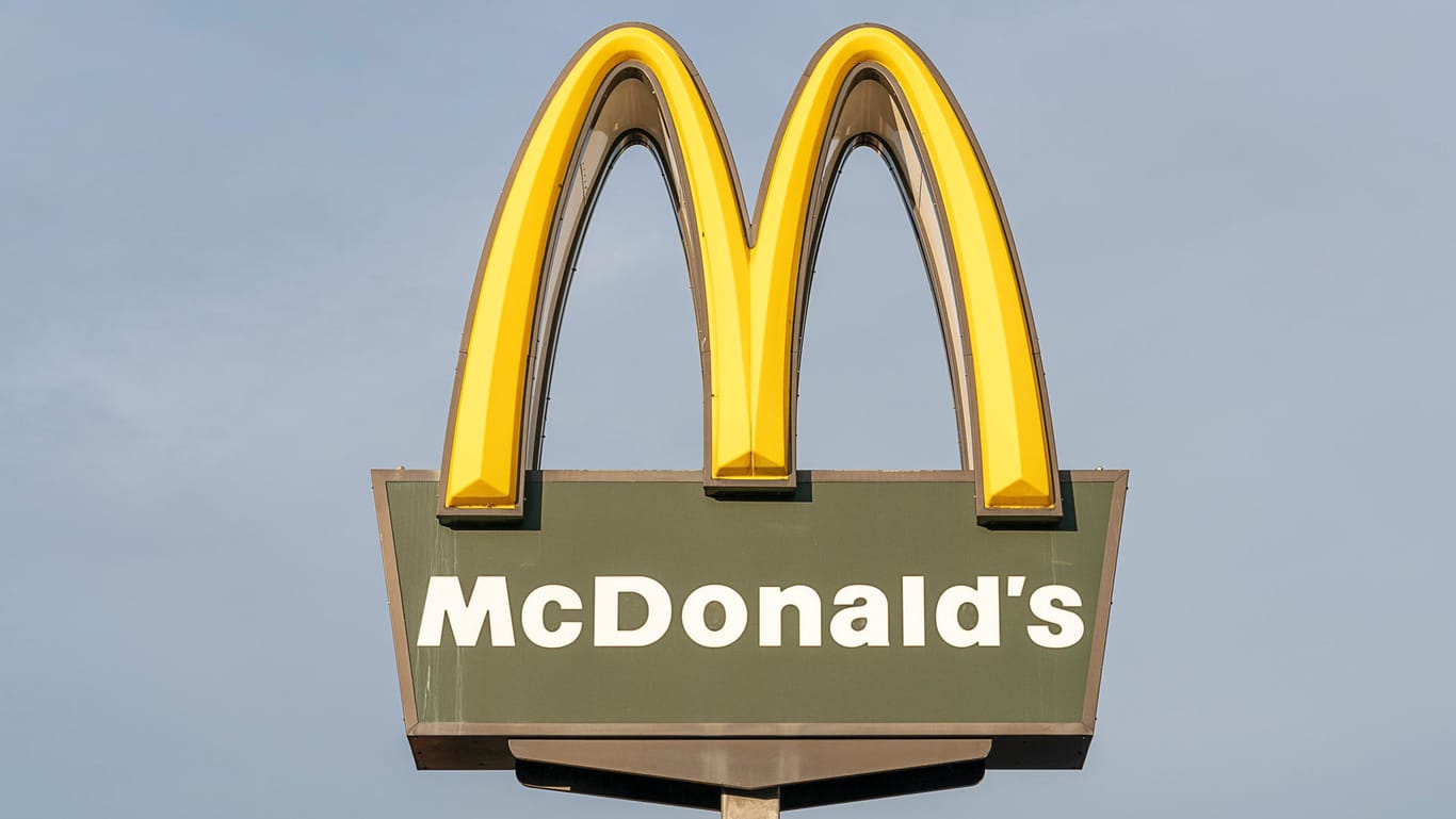 McDonalds: Bei der Fastfoodkette gab es seit vielen Jahren schon einen vegetarischen Burger, den Veggie Burger, seit Frühjahr 2019 ersetzt durch einen veganen Burger.