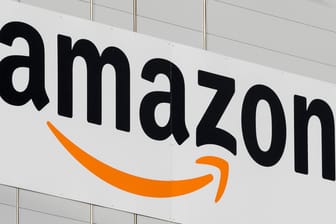 Amazon-Logo (Symbolbild): Auf den Konzern könnte eine hohe Strafe zukommen.