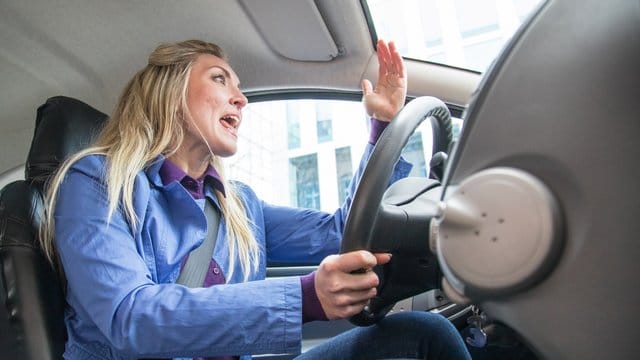 Wutanfall am Steuer: Wer rechtzeitig losfährt, den können auch ungeplante Verzögerungen unterwegs nicht so schnell in Rage bringen. Wutanfall am Steuer: Wer rechtzeitig losfährt, den können auch ungeplante Verzögerungen unterwegs nicht so schnell in Rage bringen.