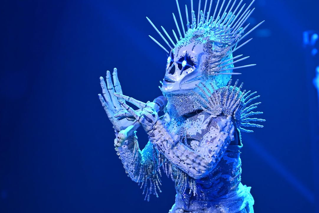 "The Masked Singer": Steckt Sarah Lombardi im Skelett-Kostüm?