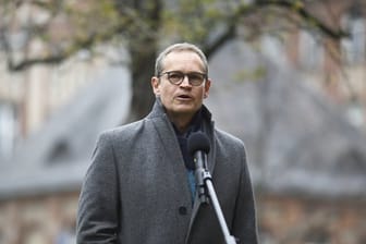 Michael Müller(Archiv): Der Regierende Bürgermeister von Berlin will zuerst Risikogruppen impfen lassen.