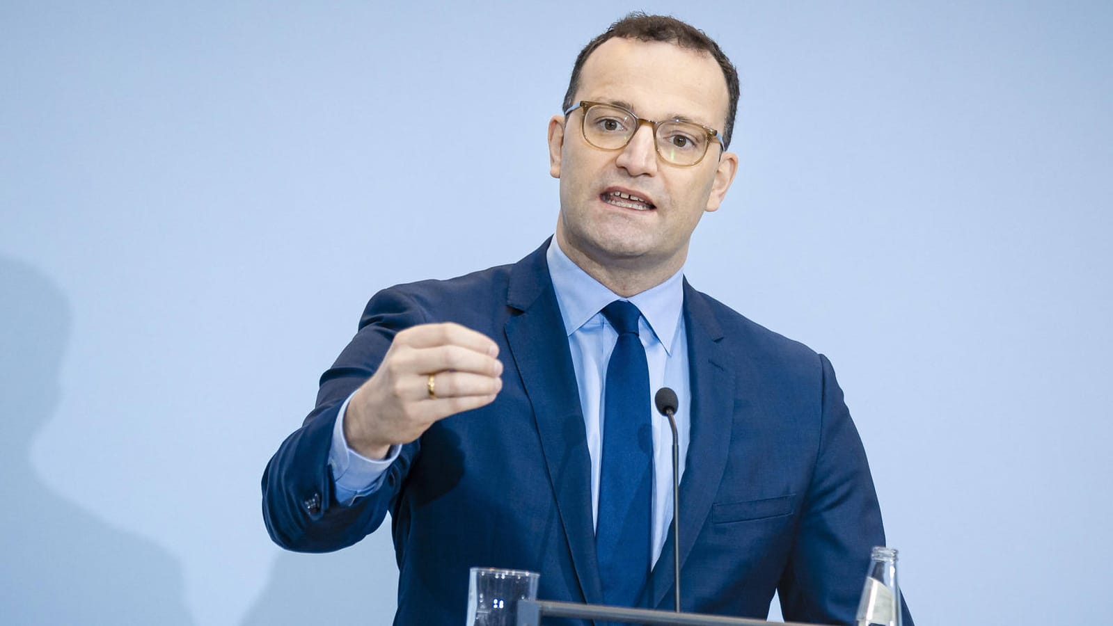 Jens Spahn: Der Bundesgesundheitsminister sieht Anzeichen für positive Veränderungen der Corona-Infektionslage in Deutschland.