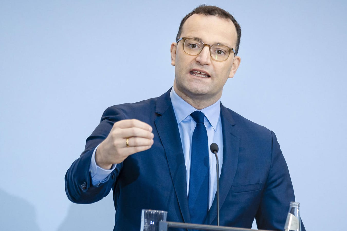 Jens Spahn: Der Bundesgesundheitsminister sieht Anzeichen für positive Veränderungen der Corona-Infektionslage in Deutschland.