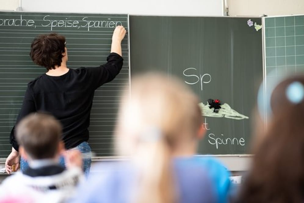 In Berlin drohte ein Junge seiner Lehrerin, sie zu enthaupten.