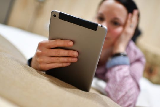 Trotz der derzeit geltenden coronabedingten Einschränkungen hat sich die Internetnutzung nicht stark verändert.