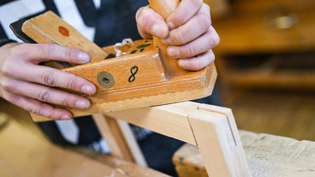 Zwar ist im Handwerk die Zahl der Ausbildungsplätze im Jahresvergleich um 7,3 Prozent zurückgegangen.