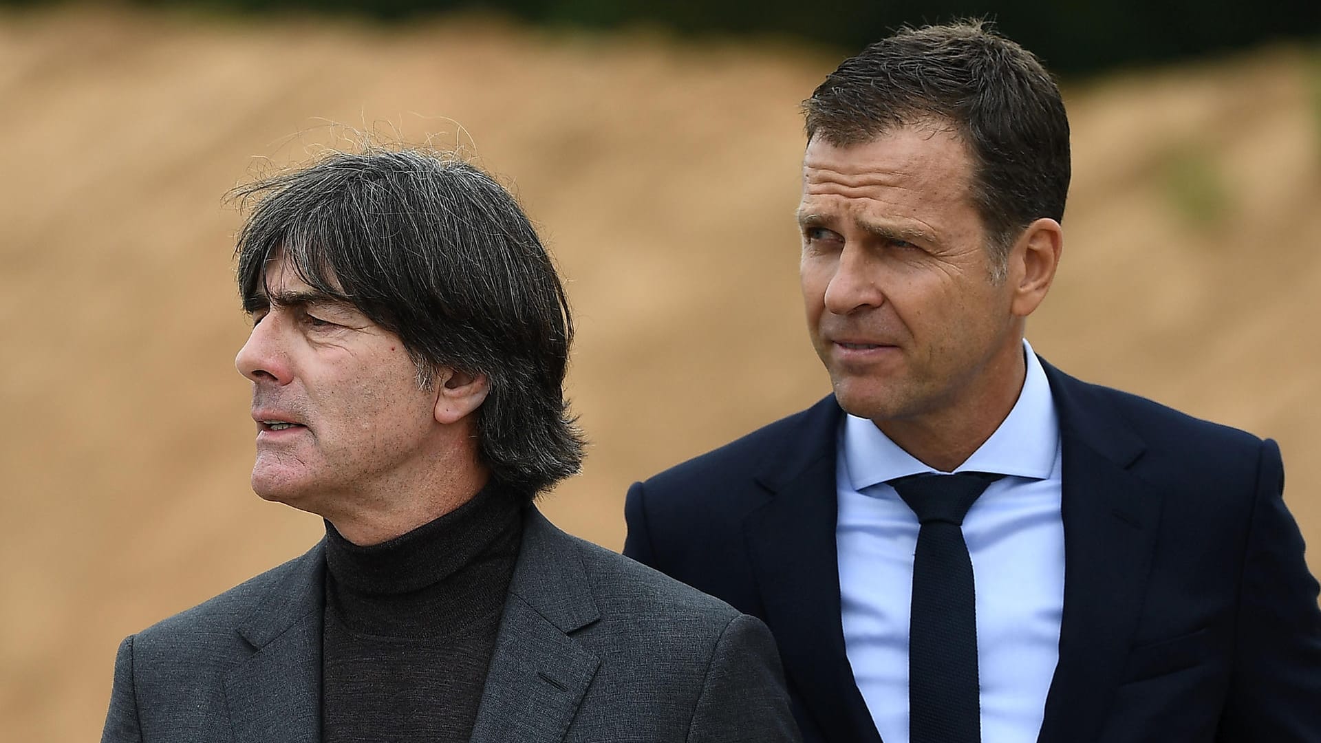 Joachim Löw und Oliver Bierhoff (v.l.): Die beiden DFB-Führungskräfte müssen ihre Arbeit grundlegend hinterfragen. Joachim Löw und Oliver Bierhoff (v.l.): Die beiden DFB-Führungskräfte müssen ihre Arbeit grundlegend hinterfragen.