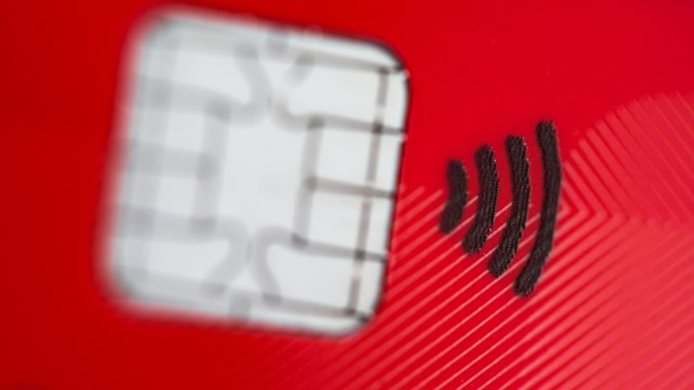 Wer trägt das Missbrauchsrisiko bei einer Bankkarte, die für kontaktloses Bezahlen kleiner Beträge ohne Pin-Code freigeschaltet ist? Der EuGH sieht die Verantwortung bei den Banken.