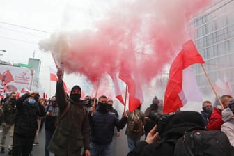 Unabhängigkeitstag in Warschau: Tausende Rechtsradikale und Nationalisten demonstrierten trotz Verbots.