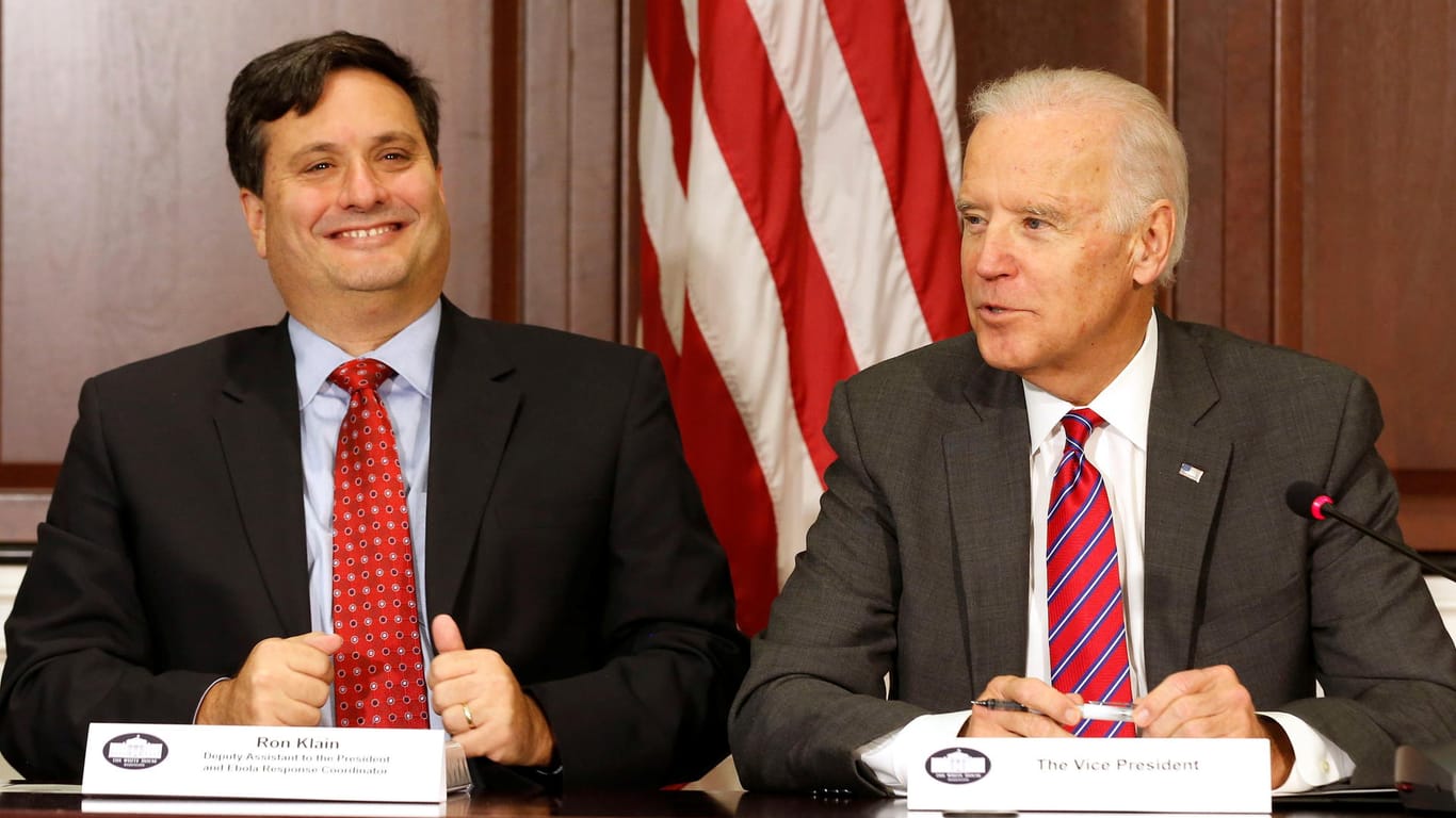 Joe Biden und Ron Klain (Archivbild): Die beiden haben schon unter der Obama-Regierung gemeinsam im Weißen Haus gearbeitet.