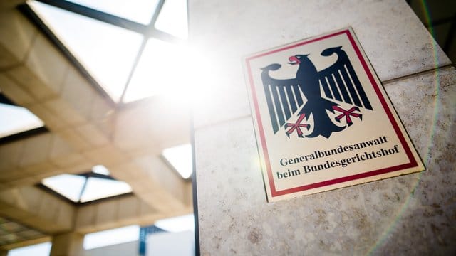 "Generalbundesanwalt beim Bundesgerichtshof" steht auf einem Schild am Eingang zum Gebäude der Bundesanwaltschaft. "Generalbundesanwalt beim Bundesgerichtshof" steht auf einem Schild am Eingang zum Gebäude der Bundesanwaltschaft.