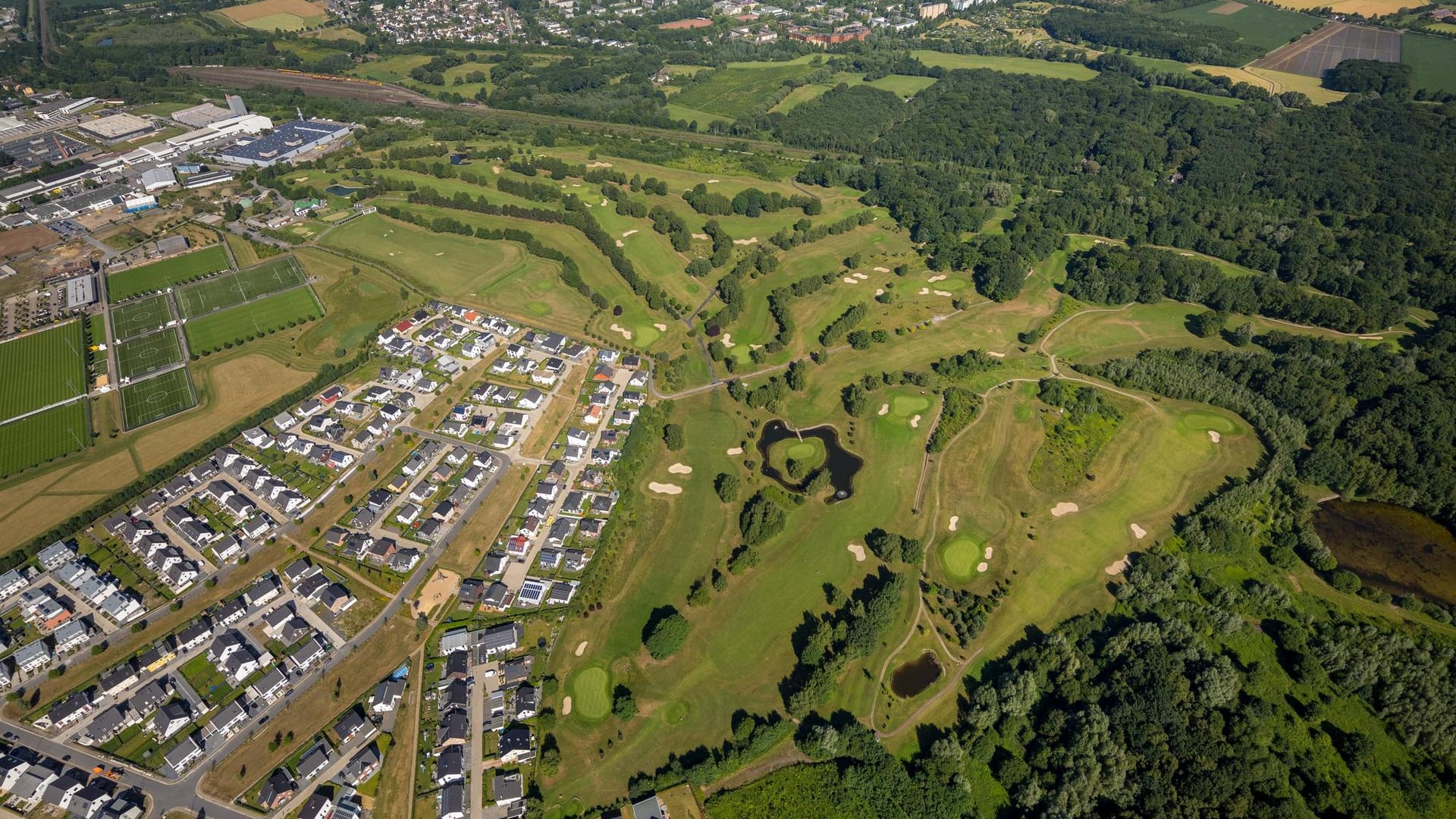 Wohnquartier Hohenbuschei mit anliegendem Golfplatz: Hier wurde ein Blindgänger gefunden. Wohnquartier Hohenbuschei mit anliegendem Golfplatz: Hier wurde ein Blindgänger gefunden.