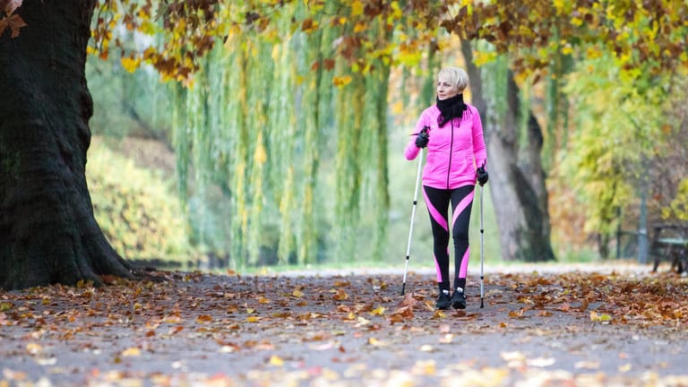 Bluthochdruck: Jeder Sport ist gut für den Körper – Nordic Walking zählt aber zu den besonders empfehlenswerten.