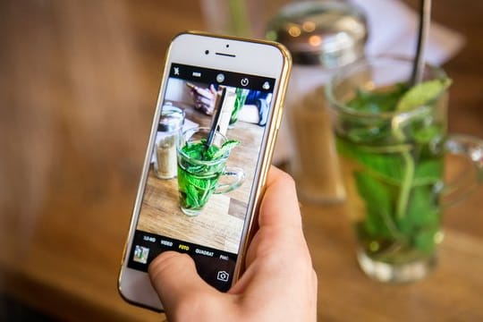 Fotos in hoher Qualität vom Smartphone direkt in die Cloud schicken: Das wird bei Google vom Juni 2021 nicht mehr unbegrenzt gratis möglich sein.