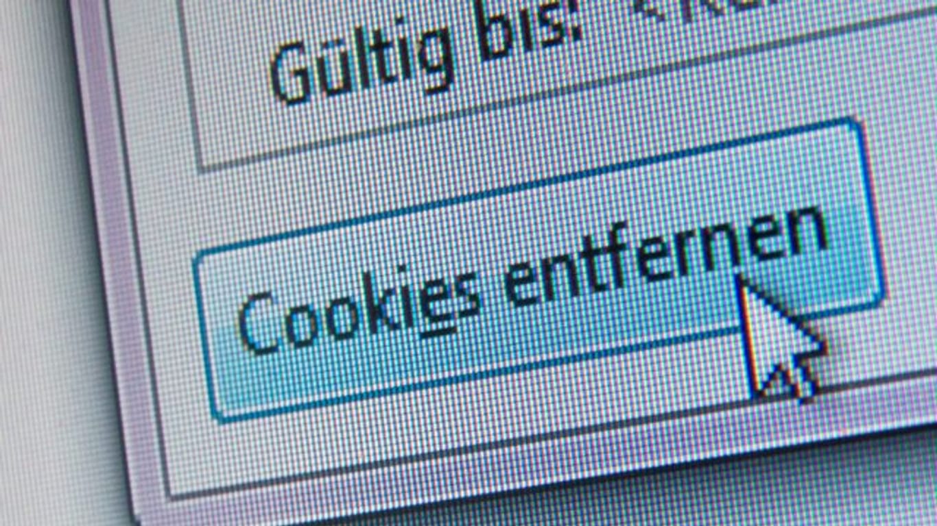 Verbraucherschützer empfehlen, nach dem Surfen regelmäßig alle Cookies auf Webseiten wieder zu löschen.