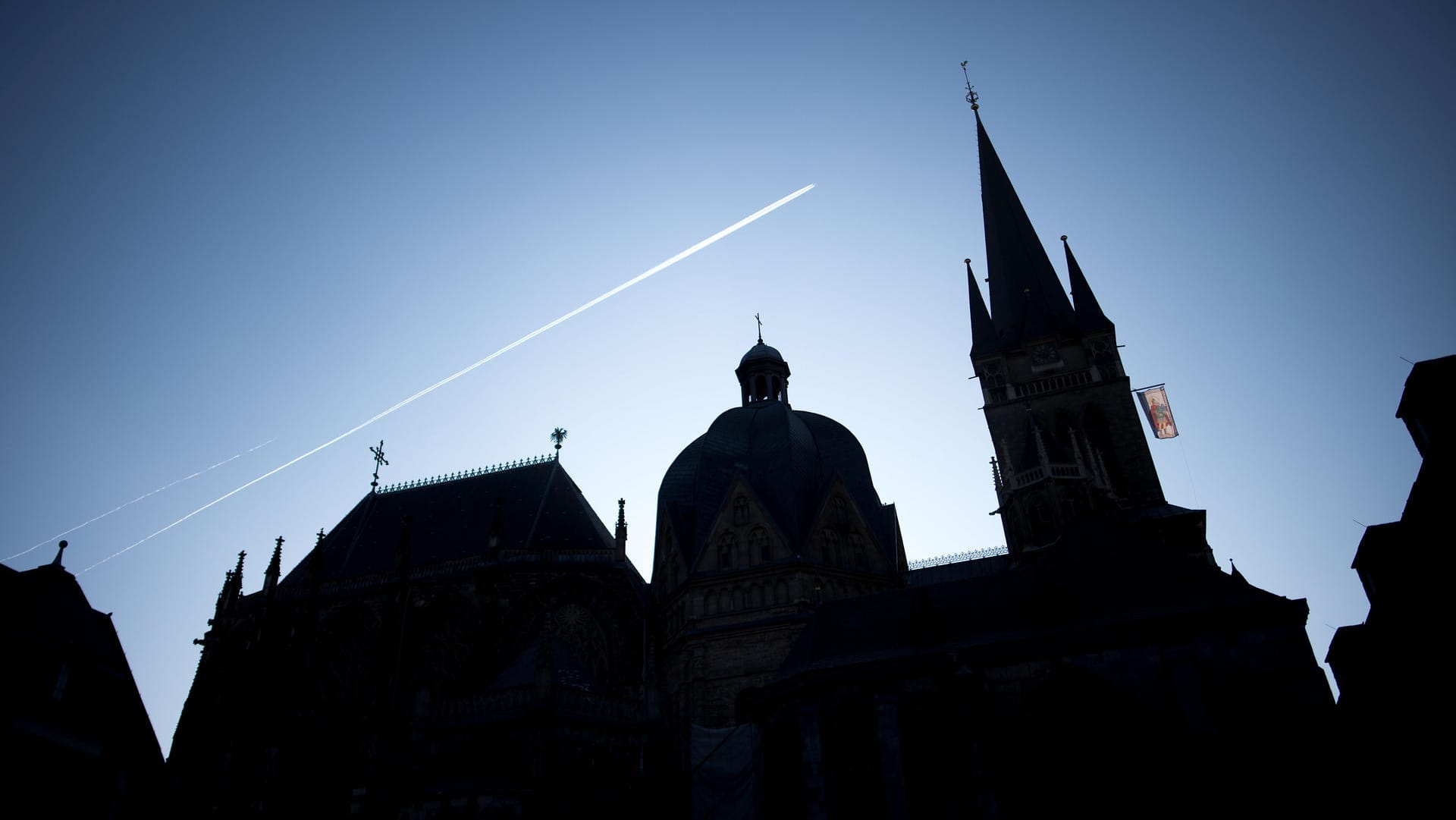 Der Aachener Dom: Gutachten über sexuellen Missbrauch im Bistum Aachen veröffentlicht.