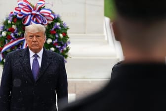 Donald Trump am Tag der Veteranen: Was will der Präsident mit seinen Getreuen im Pentagon?