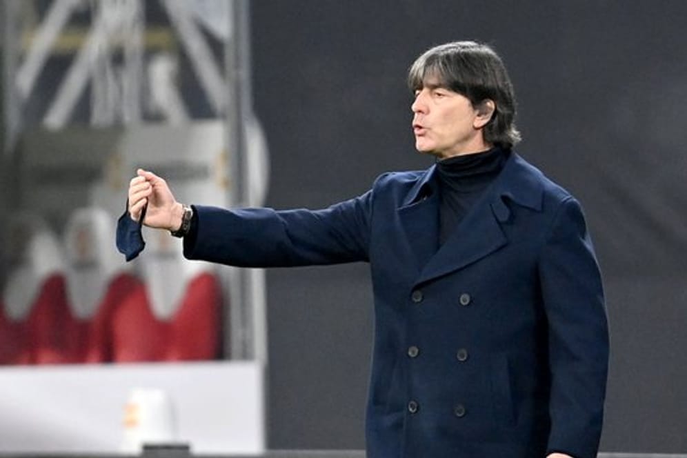 Hat mit dem DFB-Team die Ukraine vor der Brust: Bundestrainer Joachim Löw.