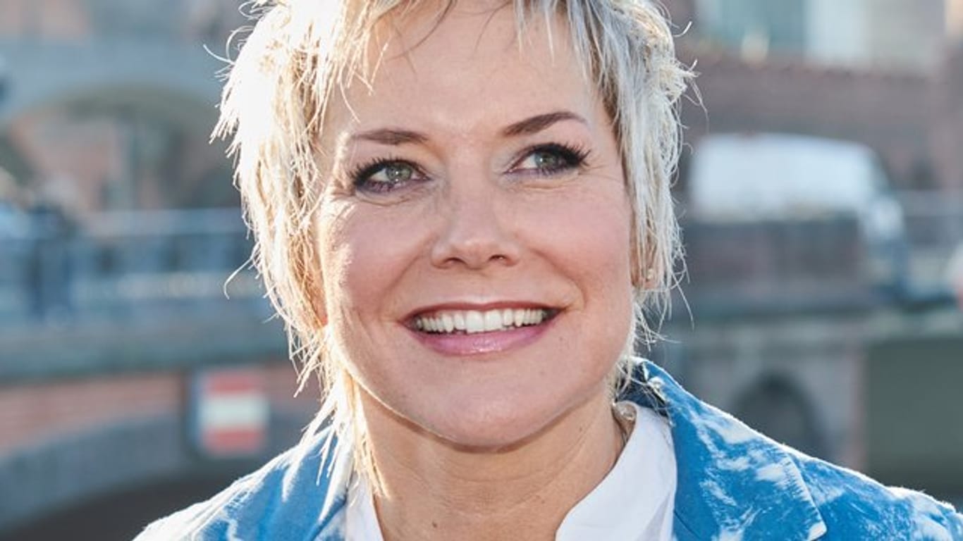 Inka Bause ist als Moderatorin der RTL-Flirtshow "Bauer sucht Frau" bekannt.