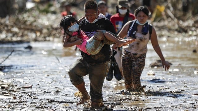Der Taifun "Vamco" hat auf den Philippinen schwere Verwüstungen angerichtet. Der Taifun "Vamco" hat auf den Philippinen schwere Verwüstungen angerichtet.