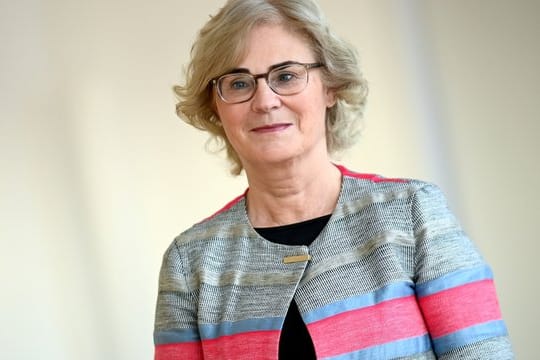 Christine Lambrecht (SPD), Bundesministerin der Justiz und für Verbraucherschutz, am Rande eines dpa-Interviews.