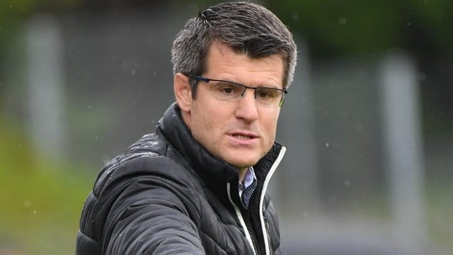 Führt mit dem FC Bayern die Frauen-Bundesliga an: Trainer Jens Scheuer. Führt mit dem FC Bayern die Frauen-Bundesliga an: Trainer Jens Scheuer.