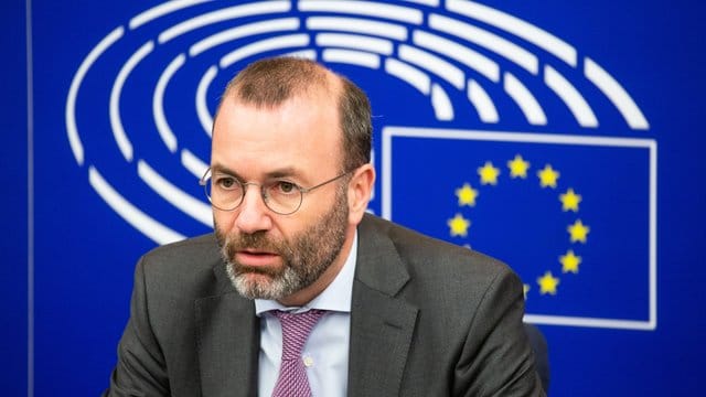 Manfred Weber (CSU), Fraktionsvorsitzender der EVP, übt scharfe Kritik an Ungarn und Polen. Manfred Weber (CSU), Fraktionsvorsitzender der EVP, übt scharfe Kritik an Ungarn und Polen.