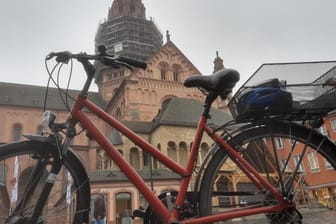 Trübe Aussichten für Radfahrer: Die Fahrradwege in Mainz haben an vielen Stellen Verbesserungsbedarf.