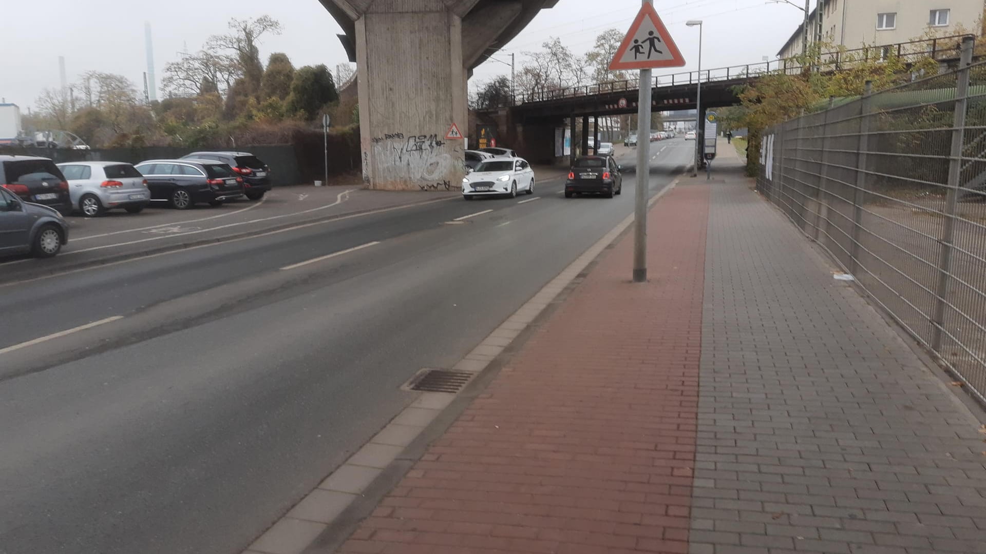 Die Zwerchallee: Sie führt von Gonsenheim in Richtung Mainzer Innenstadt.