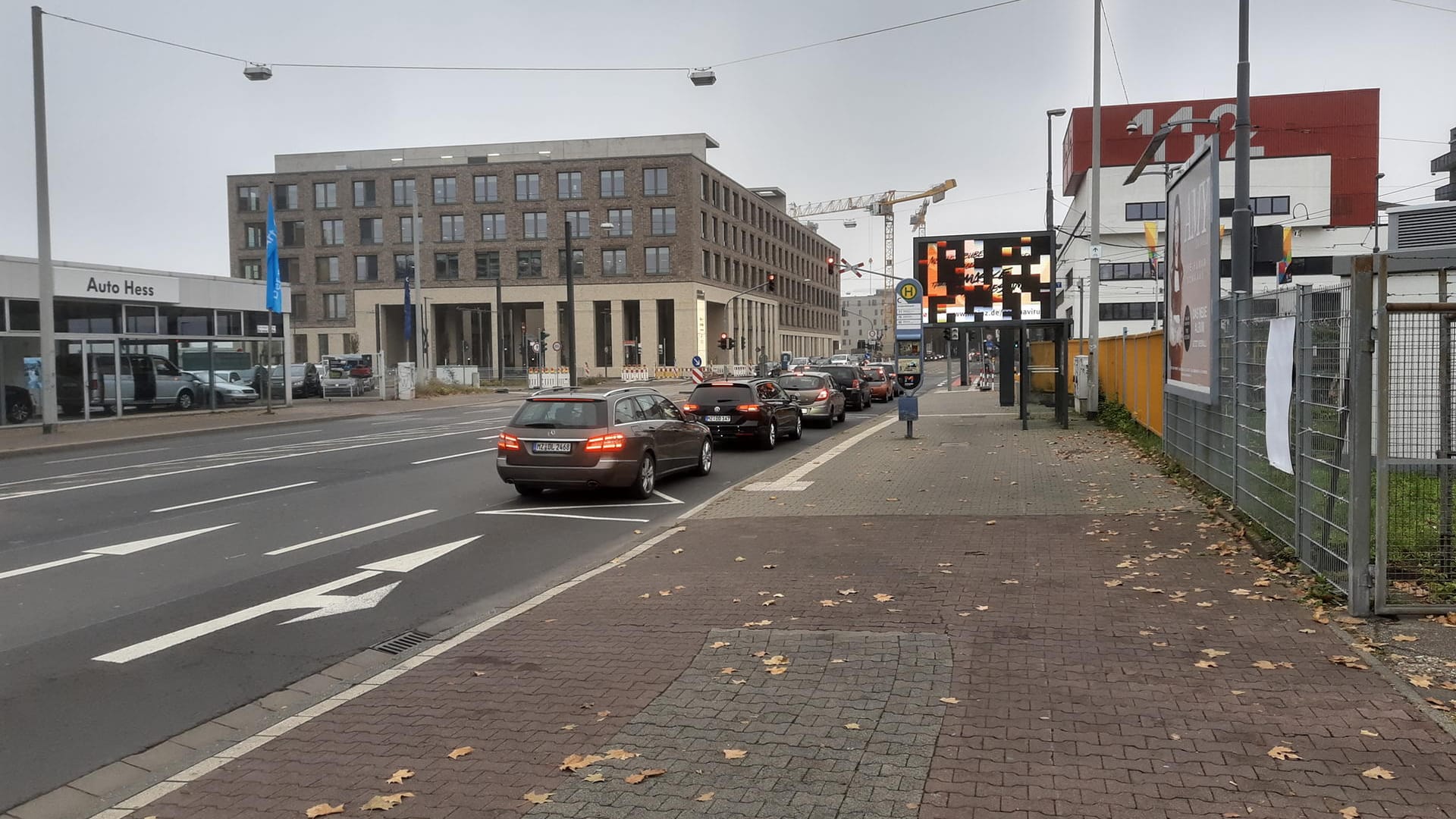 Eine Bushaltestelle: An dieser Stelle müssen Radfahrer auf die Straße ausweichen.