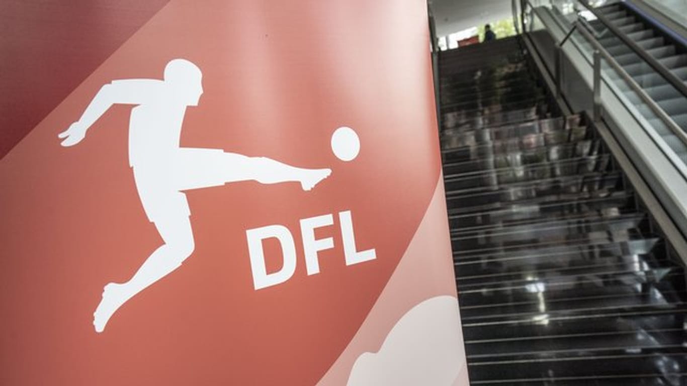 Die DFL hat die 36 Bundesliga-Clubs noch einmal zur konsequenten Einhaltung des Hygienekonzepts aufgefordert.