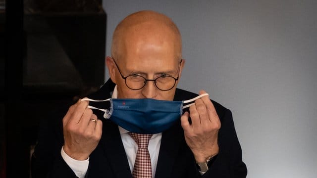 Peter Tschentscher (SPD): Hamburgs Erster Bürgermeister zieht eine erste Bilanz des Teil-Lockdowns. Peter Tschentscher (SPD): Hamburgs Erster Bürgermeister zieht eine erste Bilanz des Teil-Lockdowns.