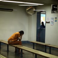 Das Santa Ana Gefängnis in den USA (Symbolfoto): Die Geschichte von Ruben Weigand erzählt, wie ein skrupelloser Zahlungsabwickler mit Drogenhandel Millionen verdiente.