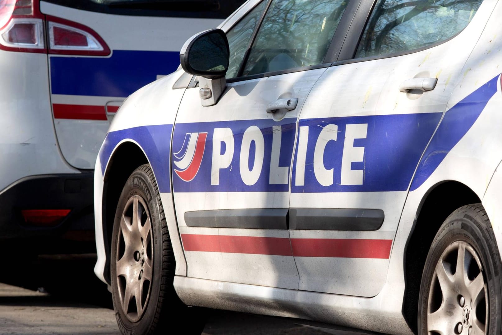 Französische Polizei: Ein 35-Jähriger wurde im Zusammenhang mit den Taten festgenommen.