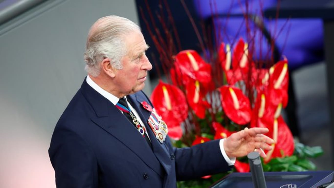 Der britische Thronfolger Prinz Charles hält eine Rede
