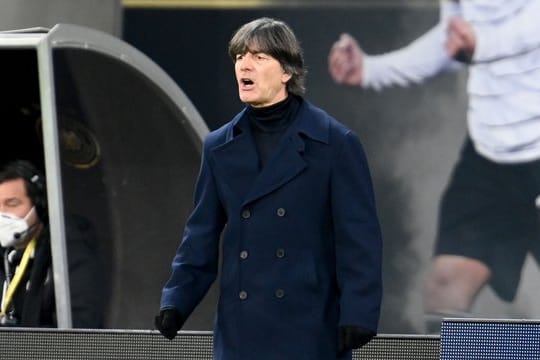 Kann seinen Blick momentan nicht vollends auf das Sportliche richten: Bundestrainer Joachim Löw.