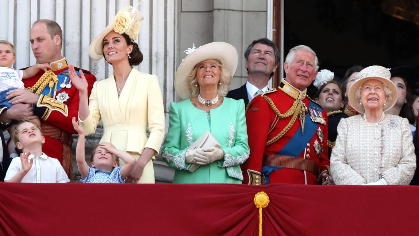 Die britische Royal Family: Die neue Staffel von "The Crown" stößt den Mitgliedern ganz offenbar übel auf.