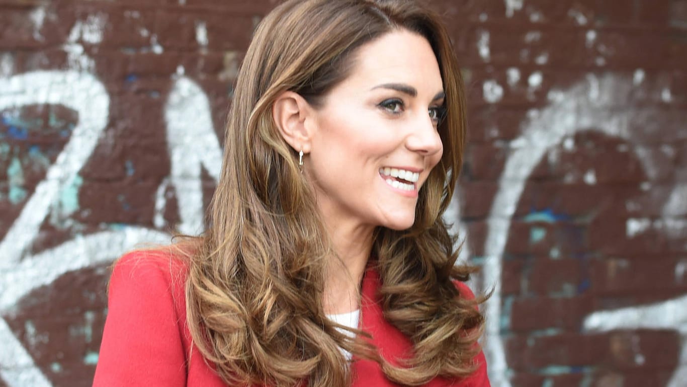 Herzogin Kate: Die Royal zeigt sich in einem neuen Video mit noch helleren Haaren als hier.
