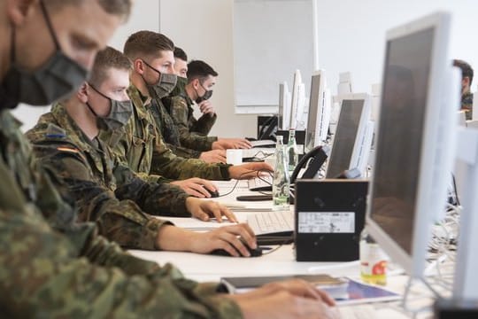 Soldaten der Bundeswehr helfen der Region Hannover bei der Nachverfolgung von Infektionsketten.