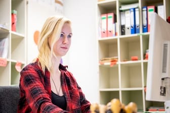 Wer wie Franziska Mas Marques die Ausbildung zur Justizsekretärin erfolgreich durchläuft, arbeitet später als Beamtin im mittleren Dienst.