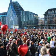 Leipzig: Die Querdenker-Demonstration löste die Polizei erst nach zwei Stunden auf.