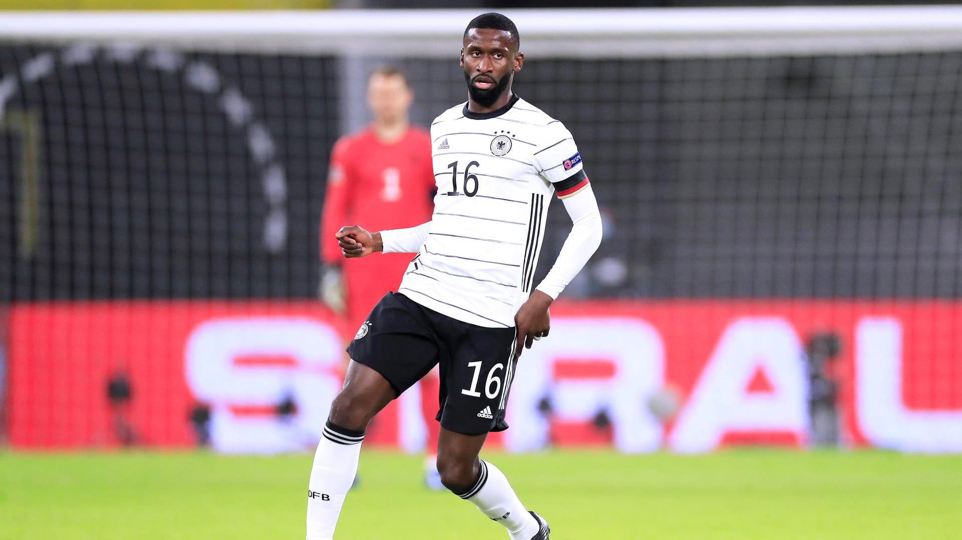 Antonio Rüdiger: Der DFB-Spieler wird als möglicher neuer Kollege von Lionel Messi gehandelt.