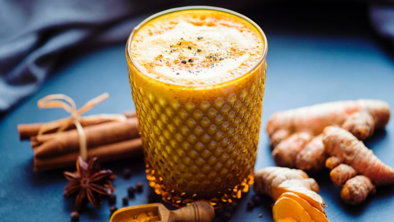 Golden milk: The trendy drink made from turmeric and pepper is considered a booster for the immune system