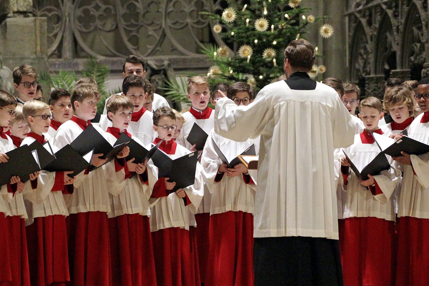 Domsingknaben in der Christmette an Heiligabend 24 12 2018 im Augsburger Dom Christmette an Heili