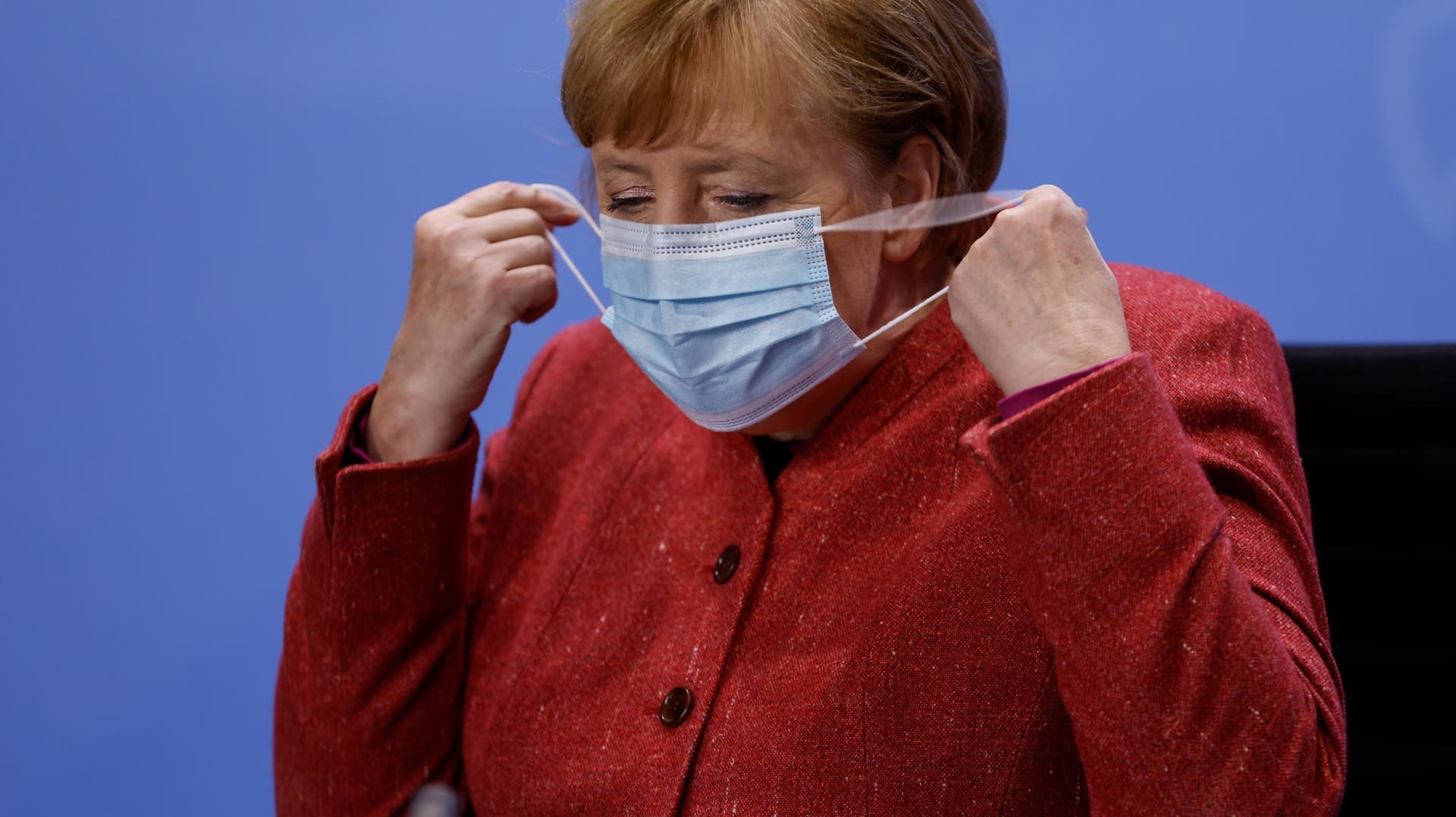 Angela Merkel bei der Pressekonferenz in Berlin: Die Kanzlerin kündigte Beschlüsse neuer Maßnahmen für kommende Woche an.