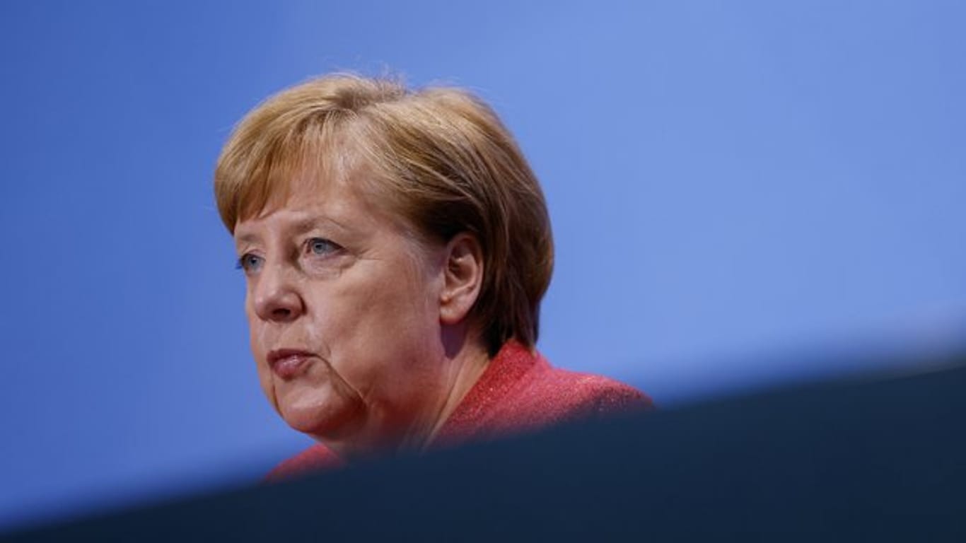 "Jeder Kontakt, der nicht stattfindet, ist gut für die Bekämpfung der Pandemie", betonte Bundeskanzlerin Angela Merkel.