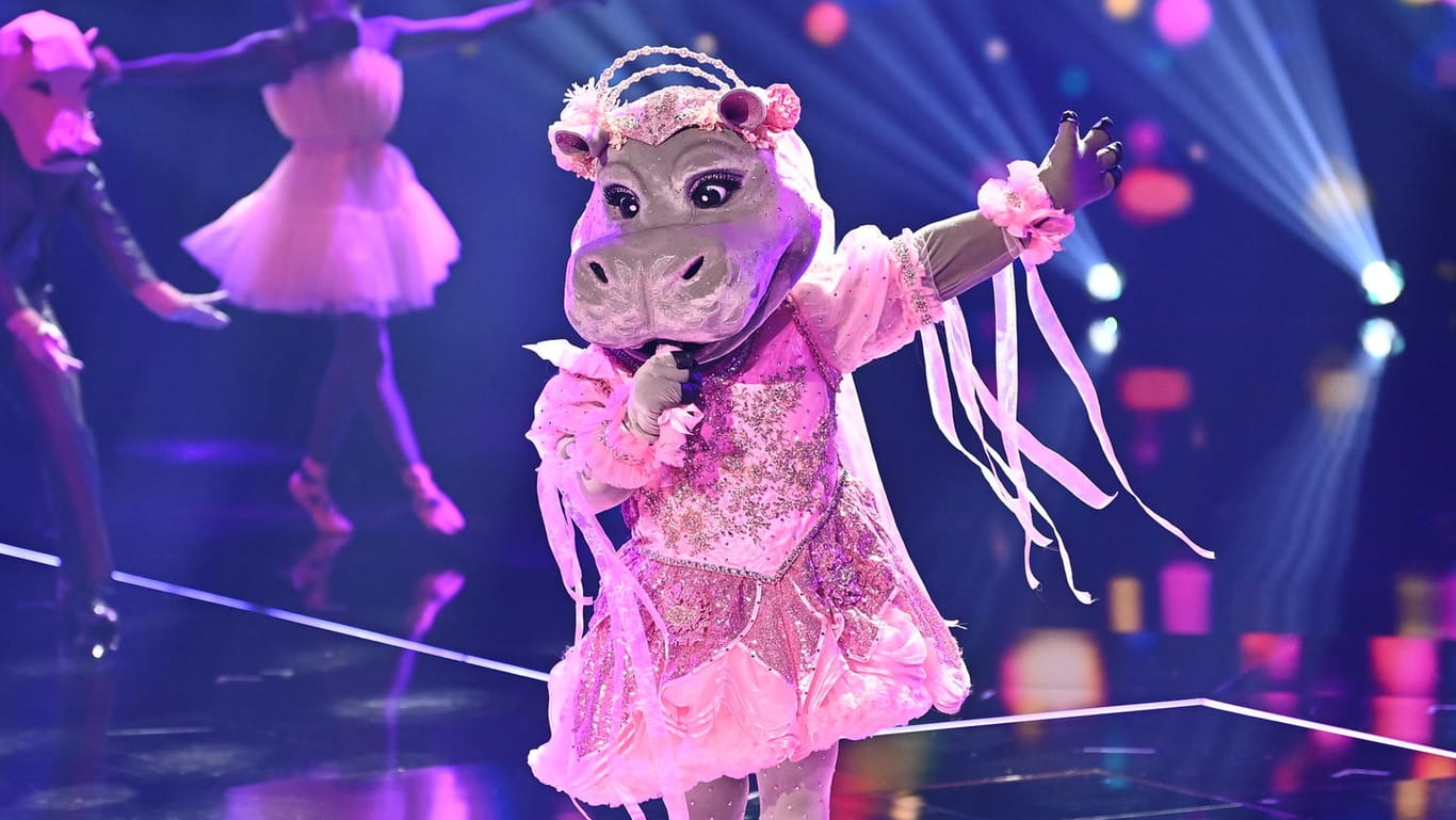"The Masked Singer": Welcher Promi steckt wohl im Nilpferd-Kostüm?